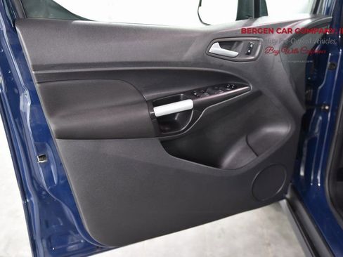 Used 2016 Ford Transit Connect XLT image 9