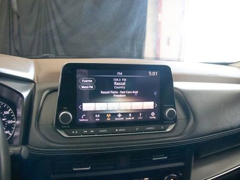 Used 2023 Nissan Rogue SV w/ SV Premium B Package image 32