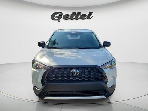Certified 2025 Toyota Corolla Cross L FWD image 2