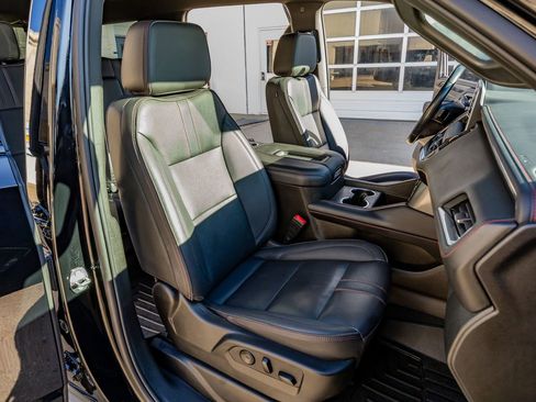 Used 2023 Chevrolet Tahoe RST image 30