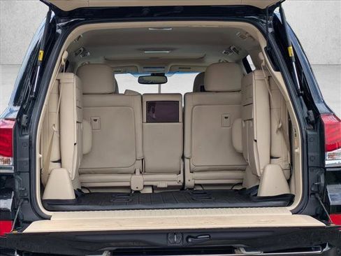 Used 2013 Lexus LX 570 4WD w/ Luxury Pkg image 6