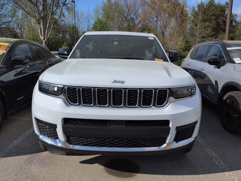 Used 2024 Jeep Grand Cherokee L Laredo w/ Luxury Tech Group I image 2
