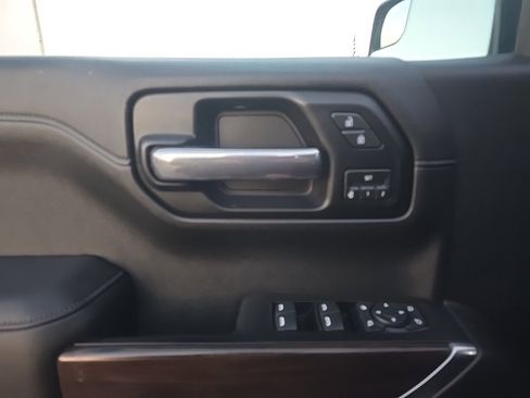 Used 2019 GMC Sierra 1500 SLT w/ X31 Off-Road Package image 13