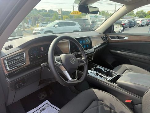 Used 2026 Volkswagen Atlas SE AWD/4WD image 17