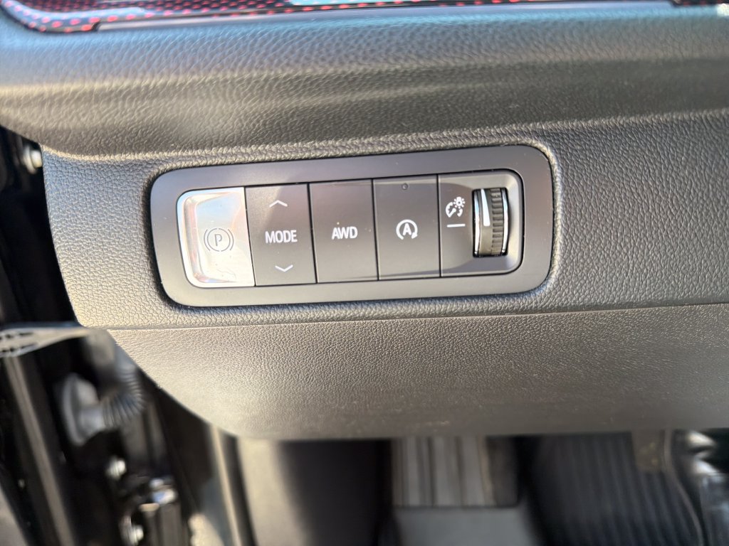 Certified 2025 Chevrolet Traverse Z71 AWD/4WD image 28