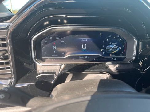 Used 2025 Chevrolet Silverado 3500 LTZ w/ LTZ Plus Package image 9