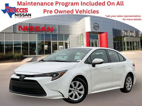 Used 2025 Toyota Corolla LE image 1