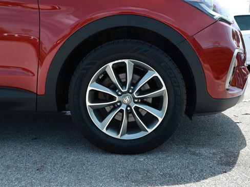 Used 2018 Hyundai Santa Fe SE AWD/4WD image 5