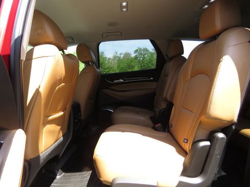 Used 2020 Buick Enclave Essence w/ Sound and Sites Package AWD/4WD image 21