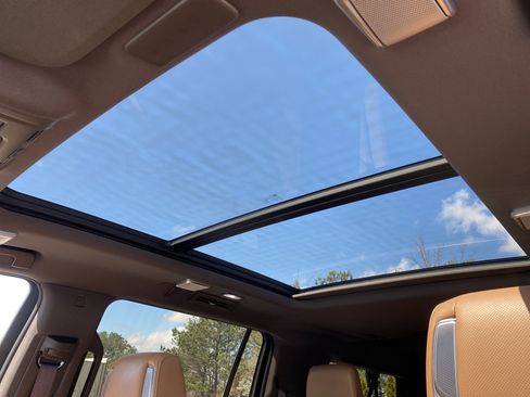 Used 2022 Cadillac Escalade ESV Sport w/ Touring Package image 8