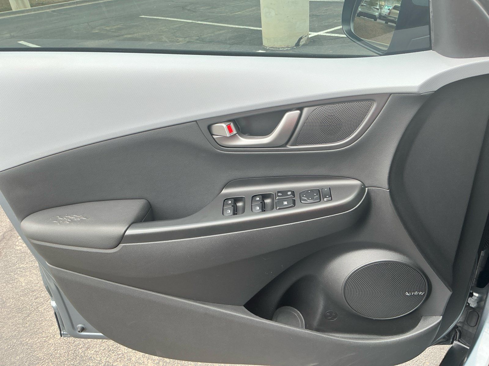 Used 2021 Hyundai Kona Limited FWD image 13
