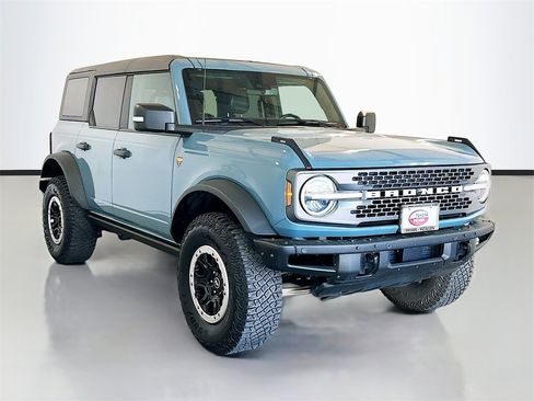 Used 2022 Ford Bronco Badlands image 3