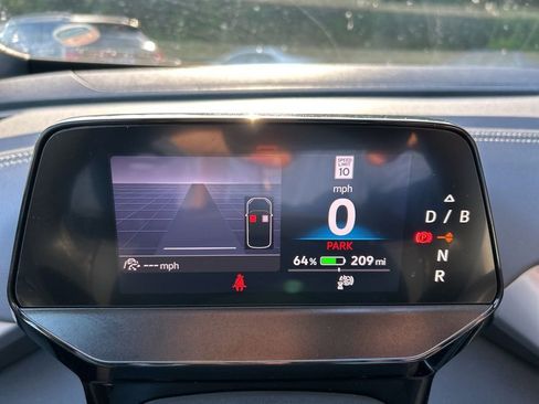 Certified 2025 Volkswagen ID.4 Pro image 17