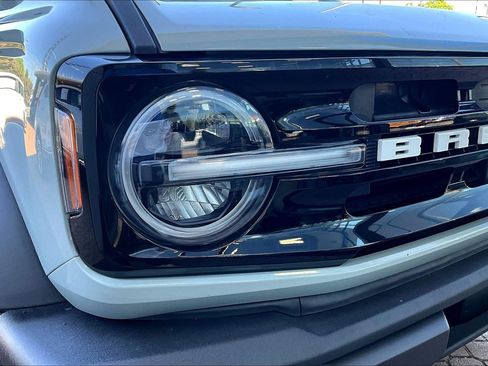 Used 2023 Ford Bronco Outer Banks w/ Sasquatch Package AWD/4WD image 29