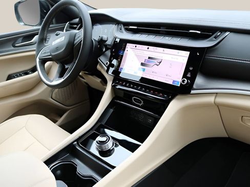 New 2026 Jeep Grand Cherokee Limited RWD image 19