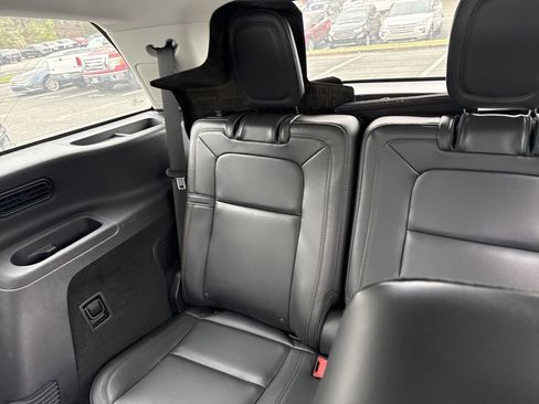 Used 2025 Lincoln Aviator Reserve w/ Equipment Group 201A image 11