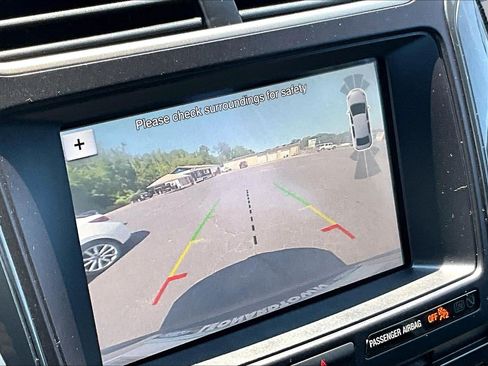 Used 2018 Ford Explorer XLT w/ Equipment Group 202A AWD/4WD image 23