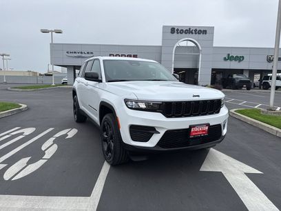 New 2025 Jeep Grand Cherokee Altitude