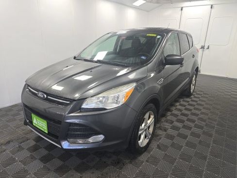 Used 2016 Ford Escape SE w/ SE Leather Comfort Package AWD/4WD image 3