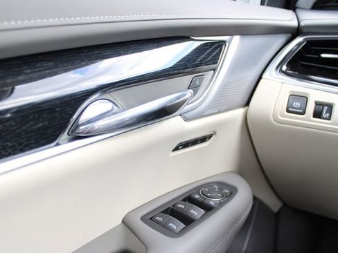 Certified 2025 Cadillac XT6 Premium Luxury AWD/4WD image 17