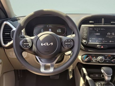 Used 2023 Kia Soul LX FWD image 12