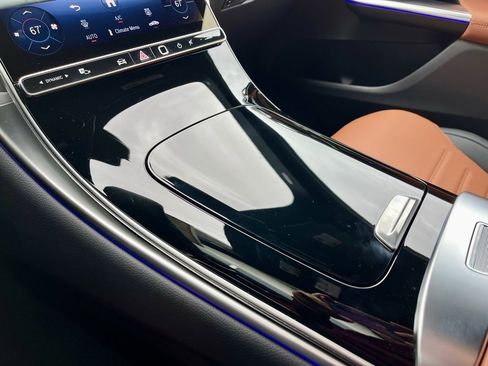 Certified 2025 Mercedes-Benz GLC 300 4MATIC image 38