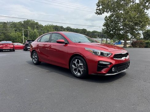 Used 2019 Kia Forte LXS FWD image 4