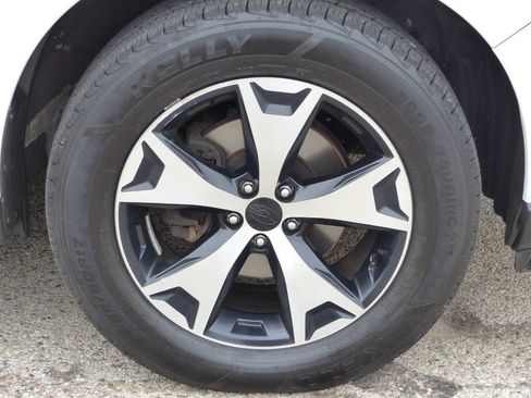Used 2016 Subaru Forester 2.5i Limited AWD/4WD image 12