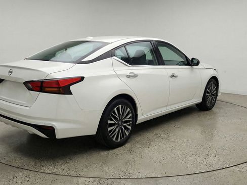 Used 2025 Nissan Altima 2.5 SV image 9