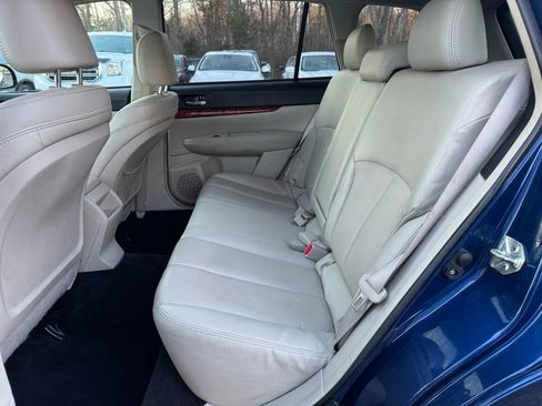 Used 2011 Subaru Outback 2.5i Limited image 23