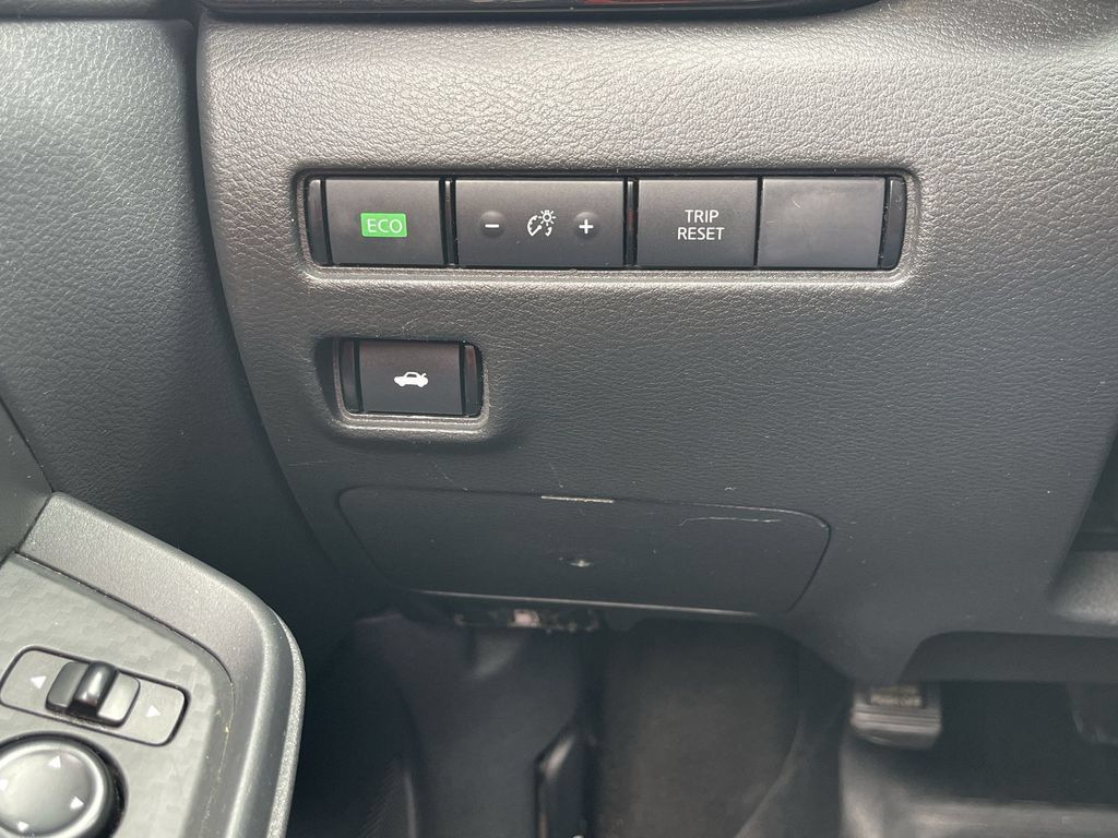 Used 2021 Nissan Sentra SV FWD image 17