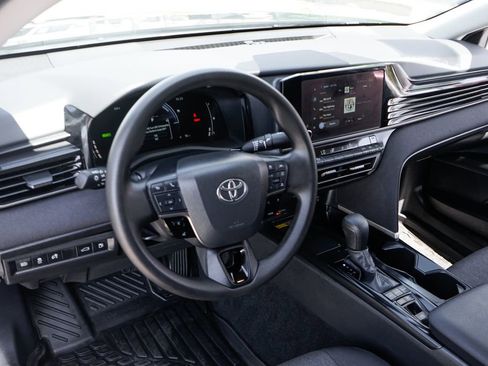 Used 2025 Toyota Camry LE FWD image 17