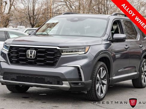 Used 2024 Honda Pilot Touring image 15