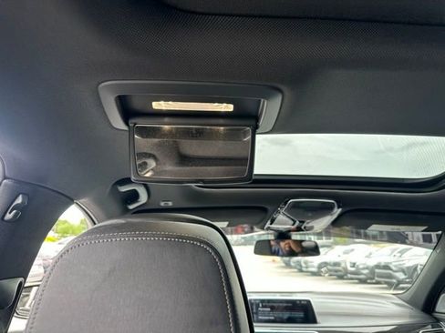 Used 2017 BMW 750i RWD image 23