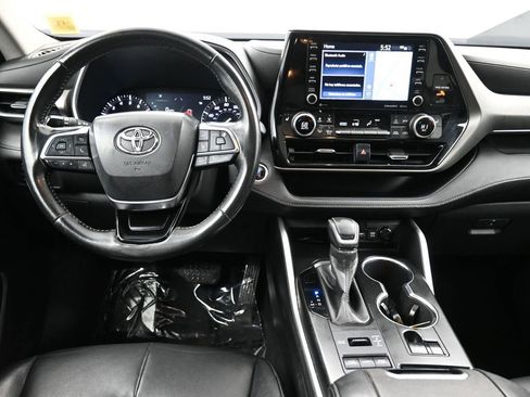 Certified 2020 Toyota Highlander XLE image 19