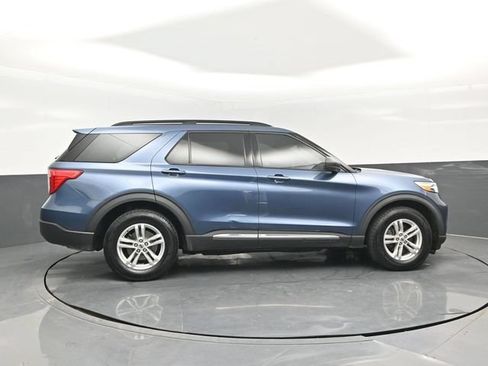 Certified 2020 Ford Explorer XLT AWD/4WD image 3