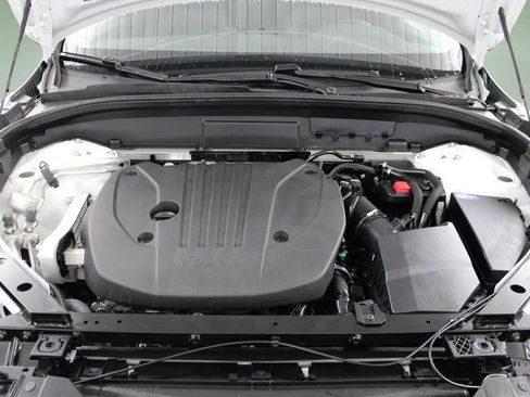 Certified 2025 Volvo XC60 B5 Core image 50