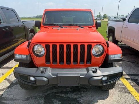 Used 2023 Jeep Wrangler Unlimited Sahara AWD/4WD image 2