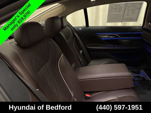 Used 2020 BMW 750i xDrive AWD/4WD image 19