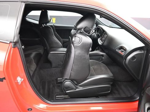 Used 2018 Dodge Challenger SRT Hellcat RWD image 40