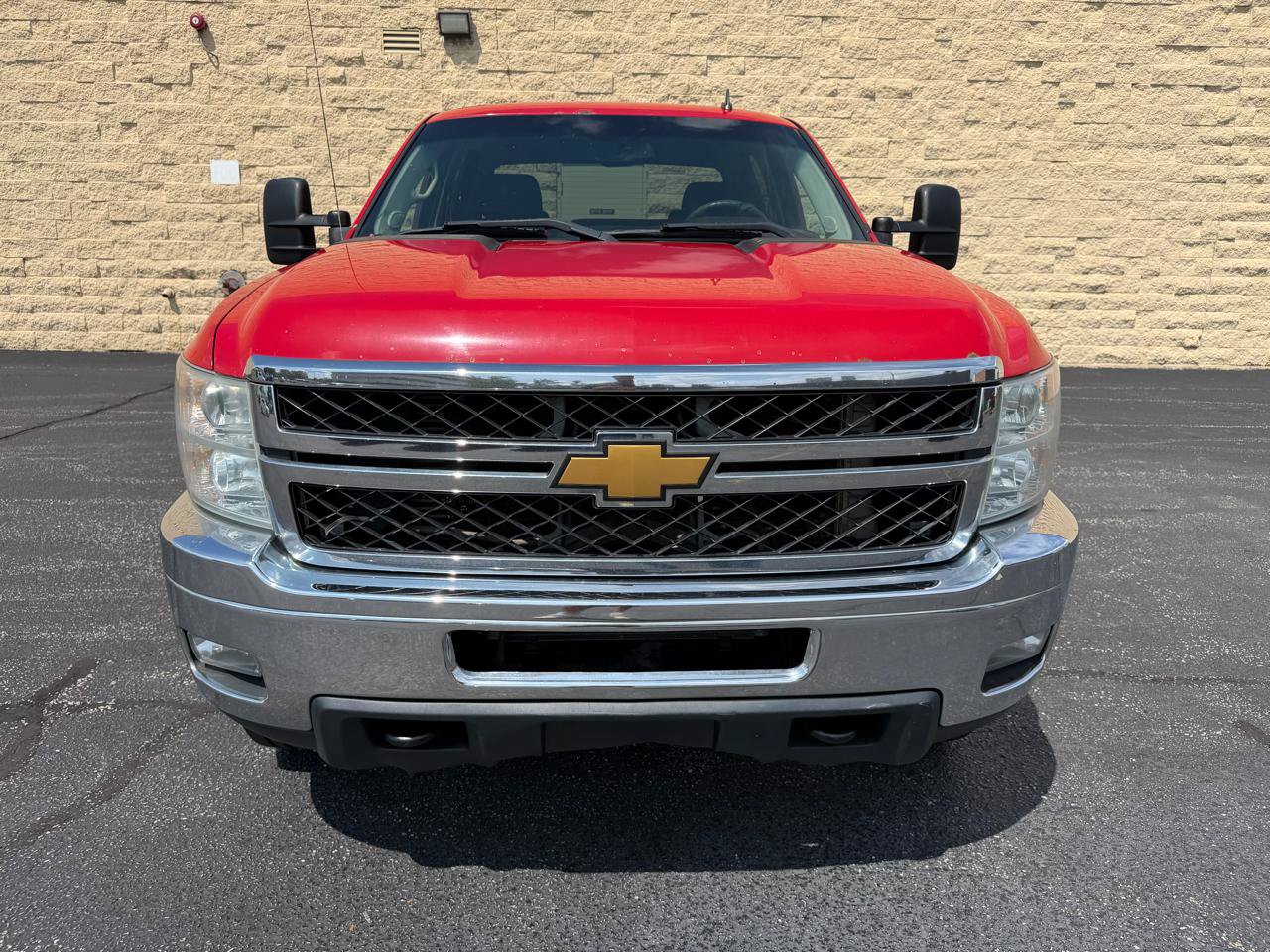 Used 2014 Chevrolet Silverado 2500 LT w/ Interior Plus Package AWD/4WD image 8