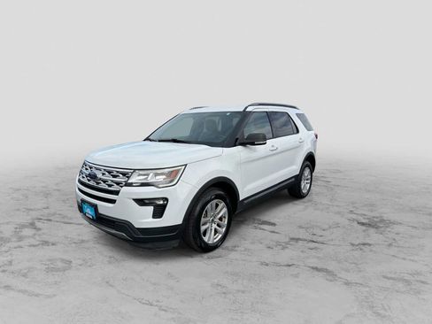 Used 2019 Ford Explorer XLT w/ Equipment Group 201A AWD/4WD image 4