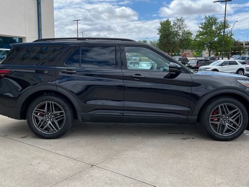 Used 2025 Ford Explorer ST AWD/4WD image 4
