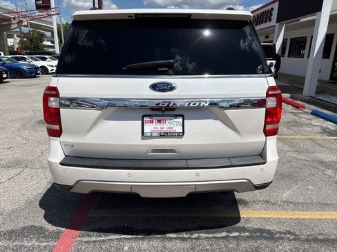 Used 2018 Ford Expedition XLT w/ Equipment Group 202A RWD image 5