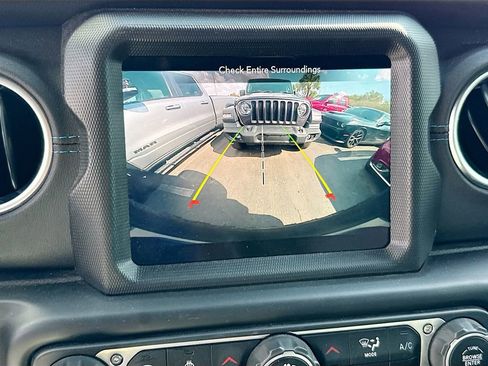 Used 2021 Jeep Wrangler Unlimited Rubicon 4xe w/ Cold Weather Group AWD/4WD image 15