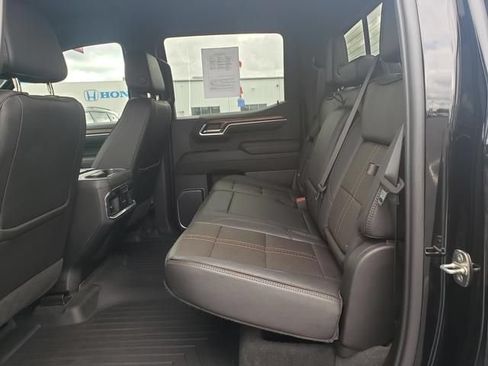 Used 2022 Chevrolet Silverado 1500 High Country w/ Technology Package AWD/4WD image 12