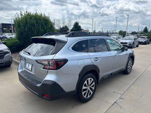 Certified 2024 Subaru Outback Premium AWD/4WD image 5