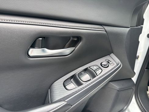 Used 2023 Nissan Sentra SV FWD image 17