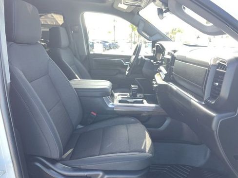 Used 2025 Chevrolet Silverado 1500 LT image 28