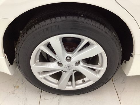 Used 2015 Nissan Altima 2.5 SV FWD image 45
